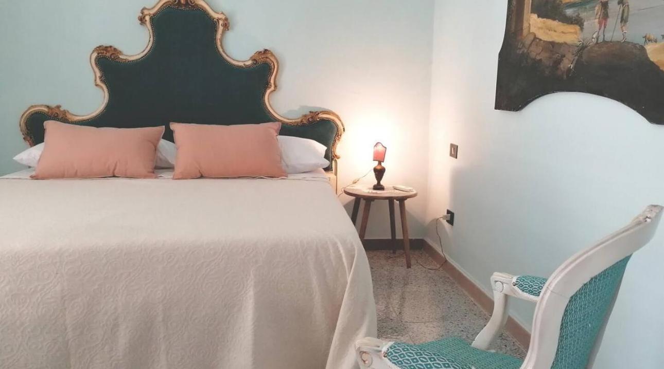 Luxury Suite Vitruvio 55 Formia Extérieur photo